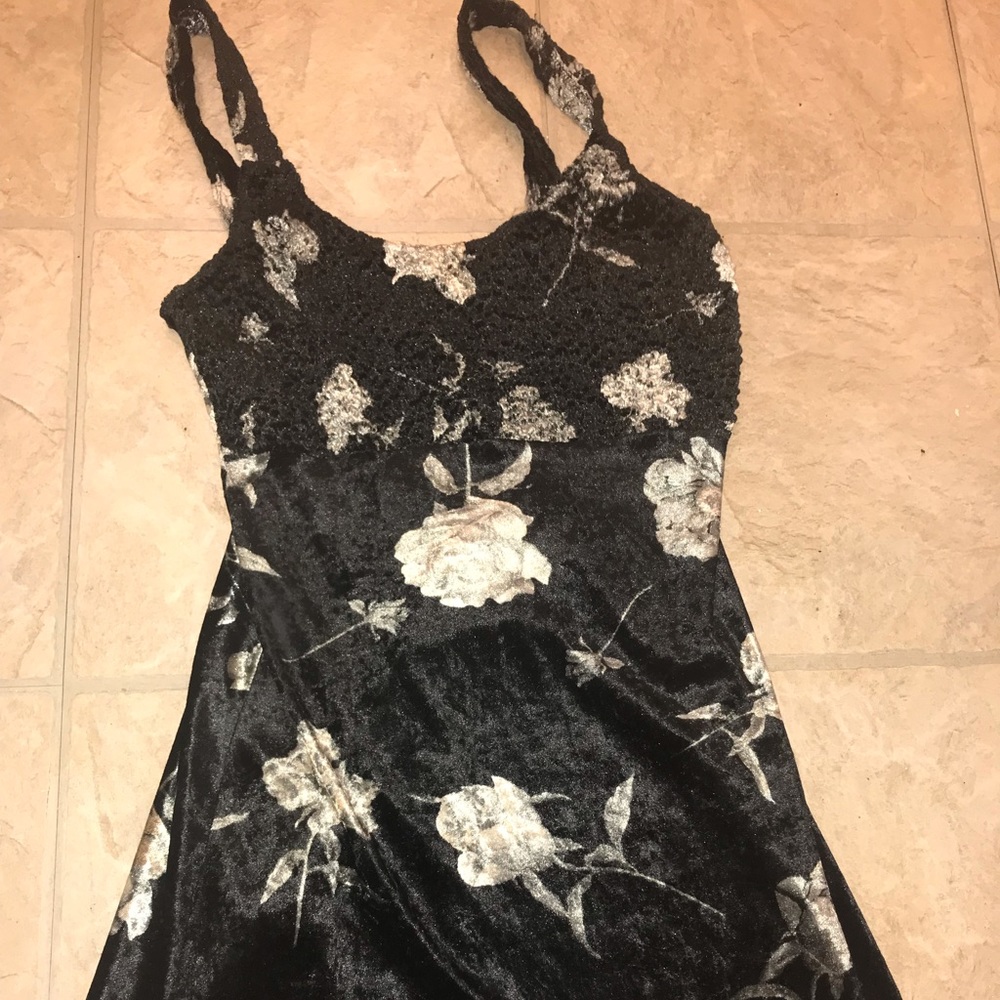Velvety black dress with flowers